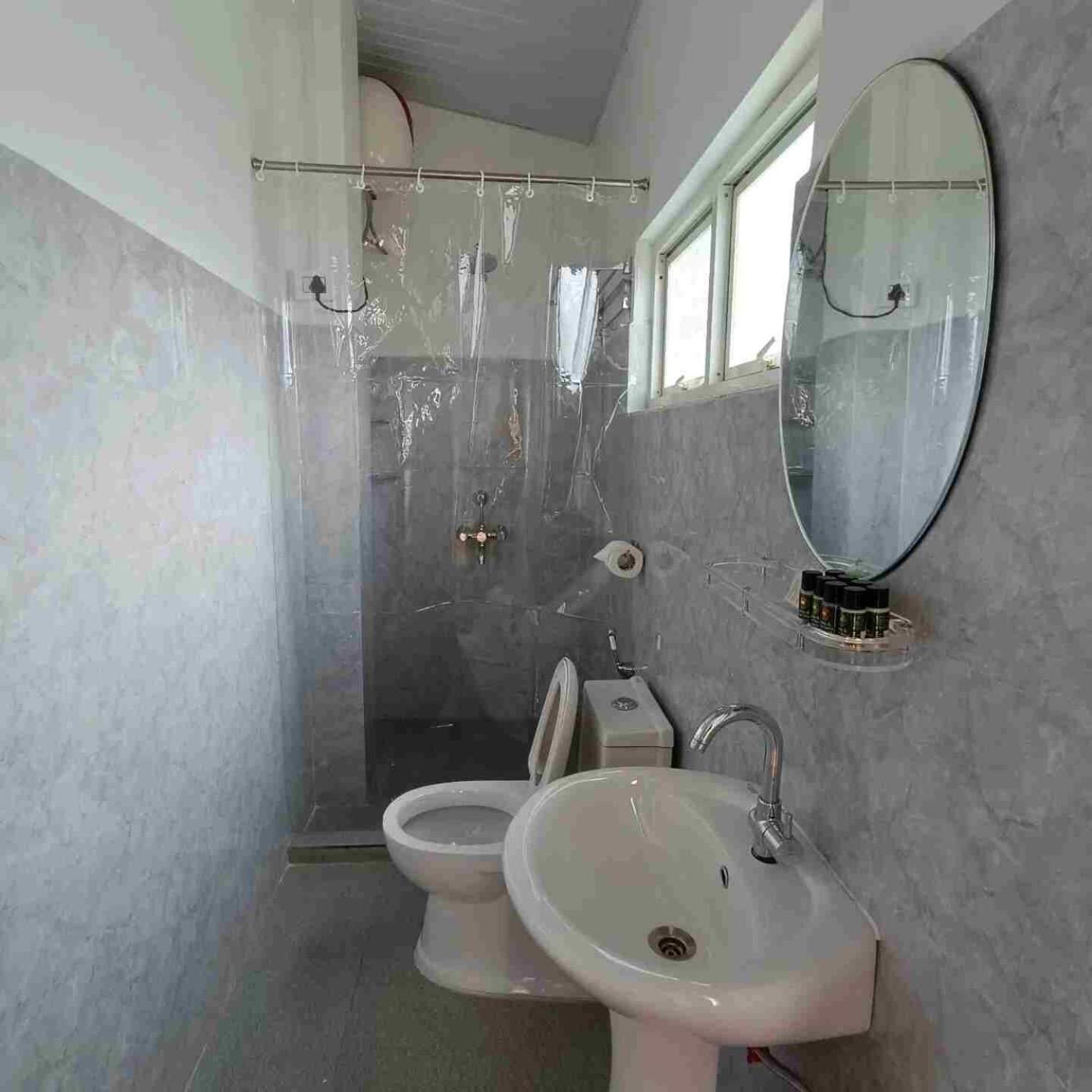 Edelweiss Hotel Kohima Eksteriør billede